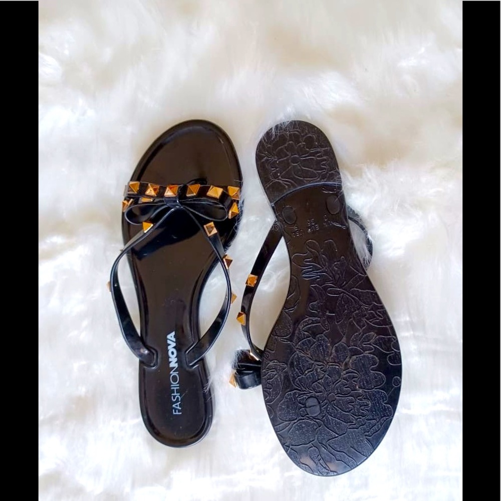FASHIONNOVA SANDALS
